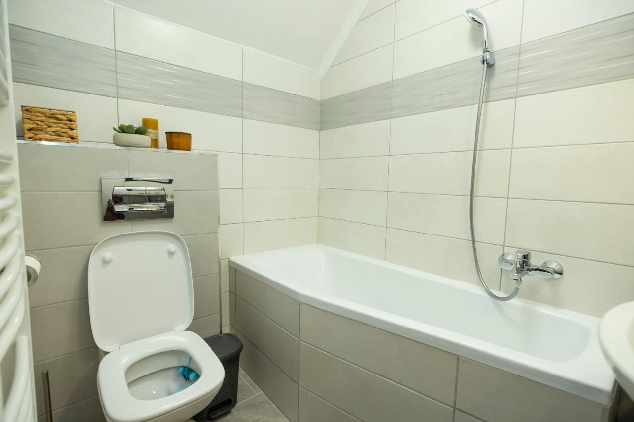 Zsenduelo Apartman Eger Exterior foto