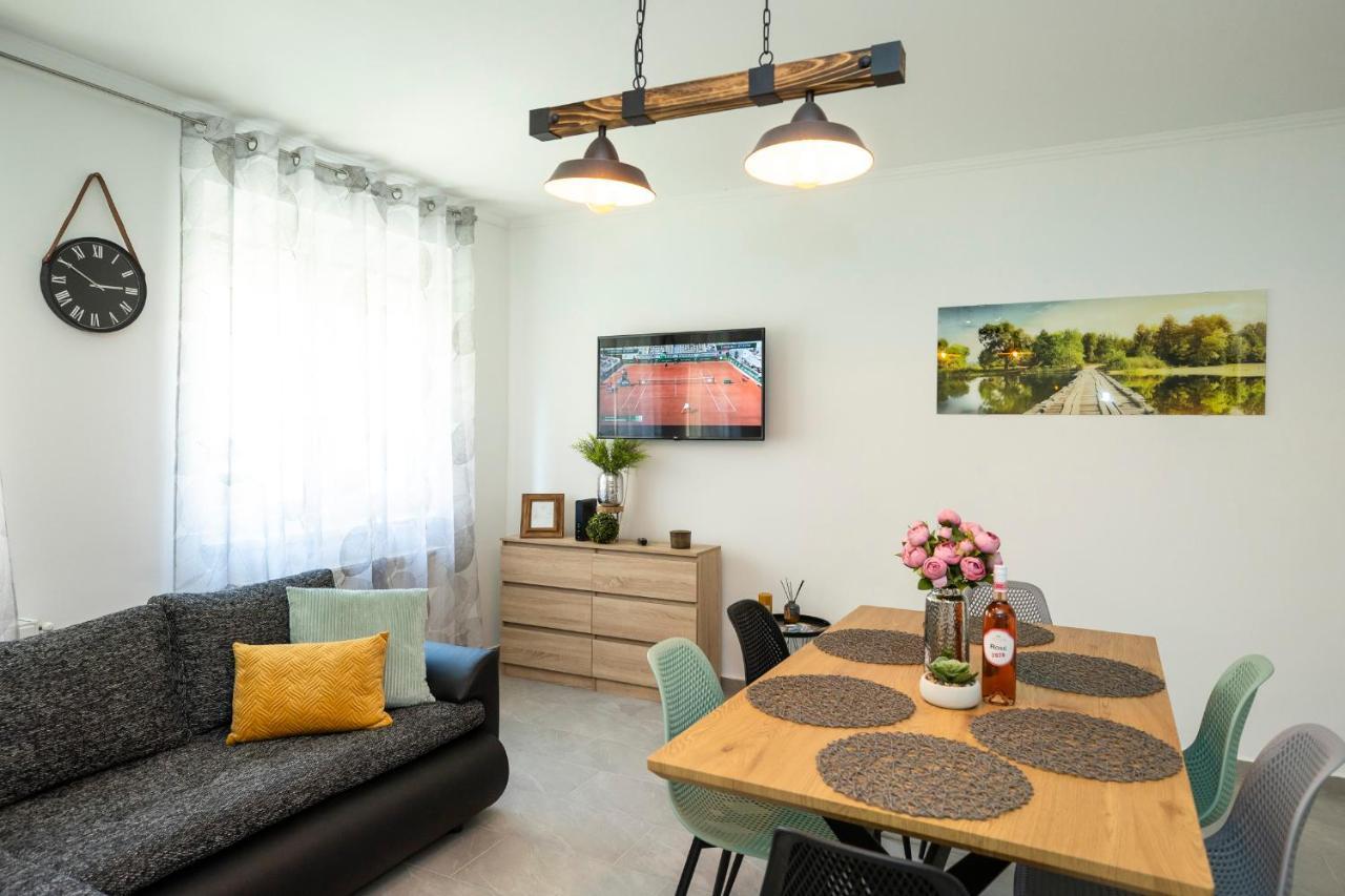 Zsenduelo Apartman Eger Exterior foto